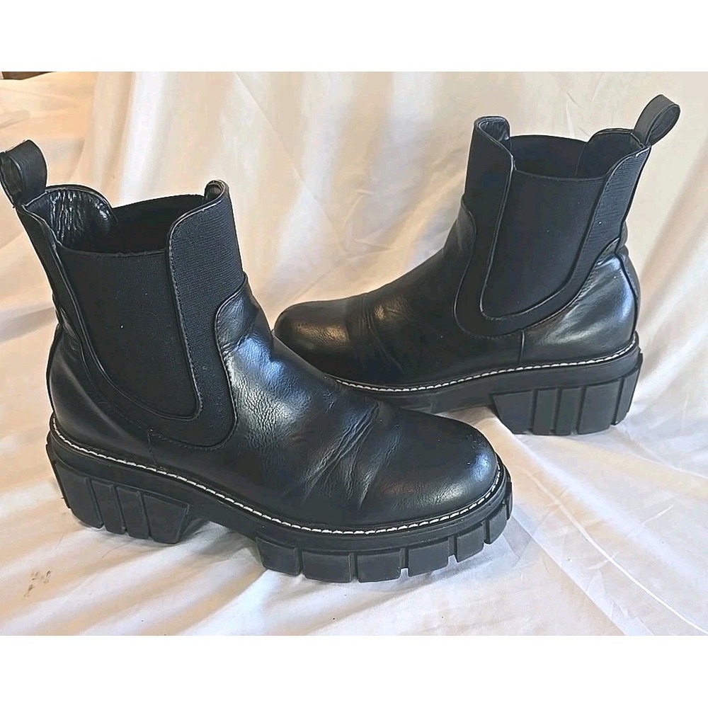 New BCBGENERATION Womens Black Faux Leather Ulysa Lug Sole Chelsea Boots SZ 10M